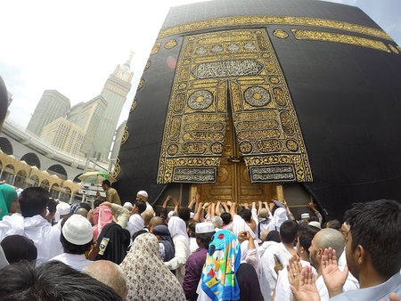 MECCA, SAUDI ARABIA, April 13 2017 -Close Up Kaabah Haram Mosque in Mecca.The door of the Kaaba calledのeditorial素材