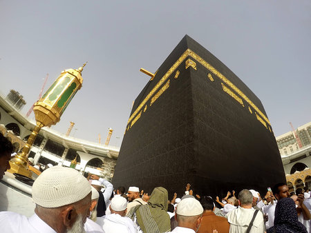 MECCA, SAUDI ARABIA, April 13 2017 -Close Up Kaabah Haram Mosque in Mecca.The door of the Kaaba calledのeditorial素材