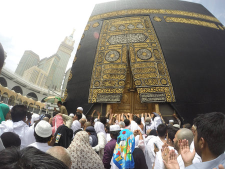 MECCA, SAUDI ARABIA, April 13 2017 -Close Up Kaabah Haram Mosque in Mecca.The door of the Kaaba calledのeditorial素材