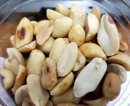 shelled roasted peanut without skin