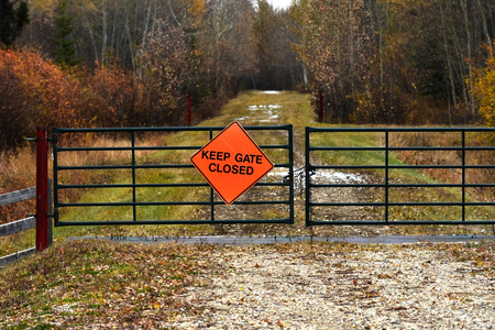 Keep Gate Closed Signの写真素材
