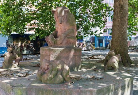 BERLIN, GERMANY - JULY 14,2018: Bears family statues of Bears fountain or Barenbrunnen close to Friedrichswerder Church. Fountain depicts a family of brown bears, the heraldic symbol of the city.のeditorial素材