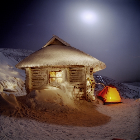 
Tents and shelter Located on the slopes of the highest mountain of Ukraine Hoverla
の写真素材