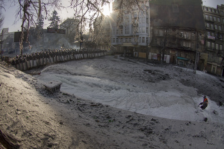 Kiev, Ukraine - January 27, 2014: Temporary truce after-death battles and demonstrators lull, both sides are in their positions, while preparing for the possibility to take the offensive.のeditorial素材