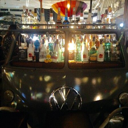 Alcohol truck barの素材