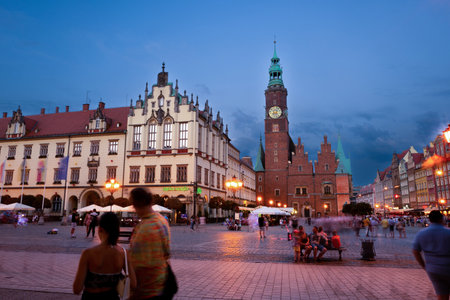 07/21/2022: Old Town Hall on Market Square at dusk. Wroclaw, Polandのeditorial素材