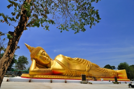 Reclining Golden Buddha, Thailandのeditorial素材