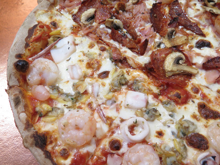 closed up the pizza in restaurantの写真素材
