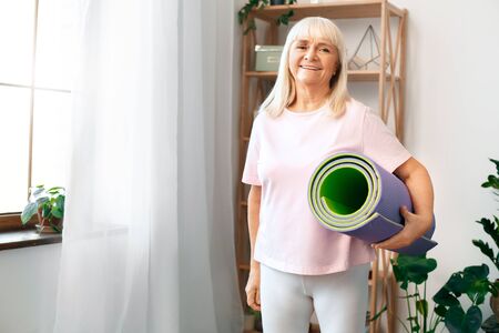 Senior woman training preparation at home health careの写真素材