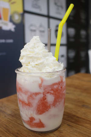 strawberry smoothie with whip creamの写真素材