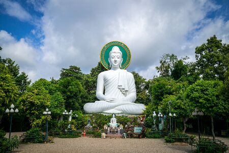 White Buddha statueの写真素材