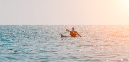 Kayaking Man Ocean Sunset - Kayaking Man Ocean Sunsetの写真素材