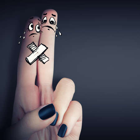 Heartbreak concept with broken heart. Separation and divorce. 3d illustrationの写真素材
