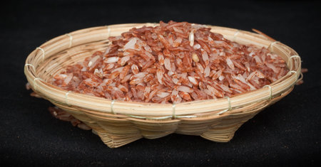 brown rice in a basketの写真素材