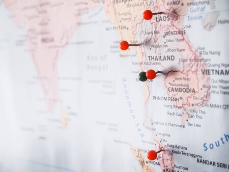 CALIFORNIA, UNITED STATES - March 30, 2012 :  Image of red and green pins , destinationon the mapのeditorial素材