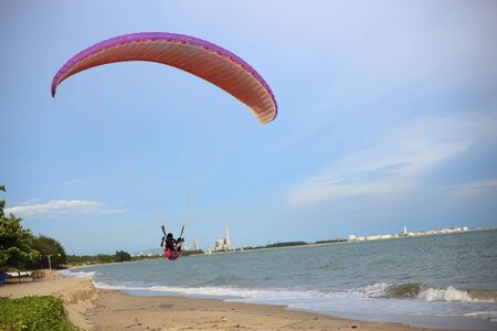 parachute in to the skyの写真素材