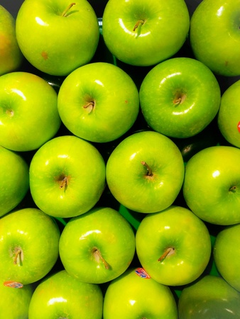 Fresh green apple, ready to eatの素材