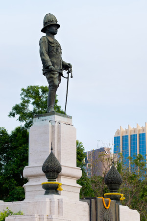 Bangkok - February 11, 2016: King rama VI monument located at the front of Lumpini park, bangkok, Thailandのeditorial素材