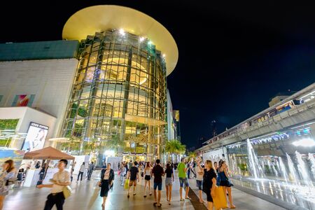 Bangkok, Thailand - November 28, 2016: Shoppers visit Siam Paragon mall in Siam Square mall on in Bangkok, Thailand. With 300,000 m 2 of retail space Siam Paragon is one of the largest malls in the world.のeditorial素材