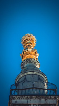 Viewing platform at the top of the Monument in London, England. The main monument in the redeveloped Paternoster Square is the 75 ft (23m) tall Paternoster Square Columnのeditorial素材