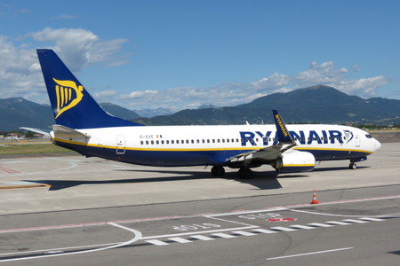 ORIO AL SERIO, BERGAMO, ITALY - CIRCA SEPTEMBER 2015: Ryanair aircraft Boeing 737-800 on the runway ready for take offのeditorial素材