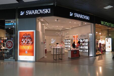 LISBON, PORTUGAL - CIRCA JUNE 2015: store at the airportのeditorial素材