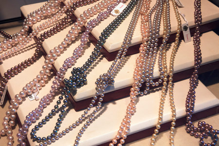 Manacor ( Mallorca ), Spain - August 10, 2016: Jawel case in a factory shop in Manacor where are make the famous Majorica pearls, Mallorca, Balearic Islands, Spain.のeditorial素材