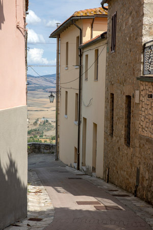 Castiglione d 'Orcia (SI), Italy - August 10, 2021: Castiglione d' Orcia village and houses view, Tuscany, Italyのeditorial素材