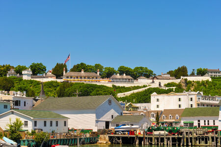 MACKINAC ISLAND, MI - JUNE 26, 2014: Fort Mackinac and the Governorのeditorial素材