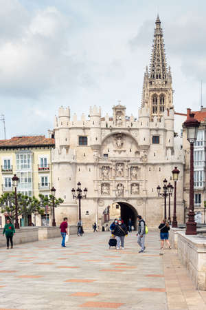 Burgos, Spain; 09/05/2020: Streets of the city of Burgos after failing to go to phase one of the de-escalation of confinement due to the Covid-19 pandemicのeditorial素材