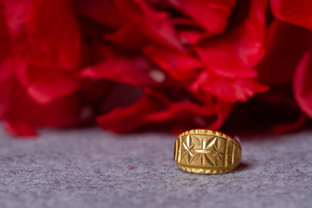 Beautiful patterned gold ring, Thai style