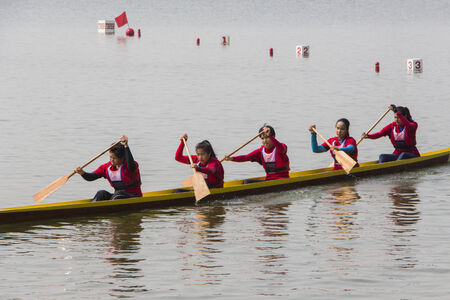 team work rowing sport game in waterのeditorial素材