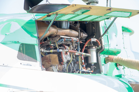 Engineer maintaining a helicopter Engineのeditorial素材