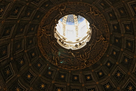 Interior of the Siena Cathedral in Tuscany, Italyの写真素材