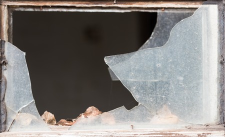glass breakage, shard, smashed, window, dangerの写真素材