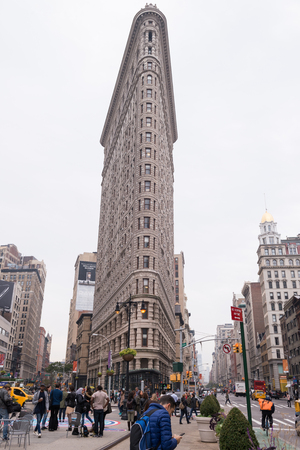 NEW YORK CITY -  Flat Iron building facade from Broadway on November 15, 2016 in Manhattan, New York City. The Flat Iron buildingのeditorial素材