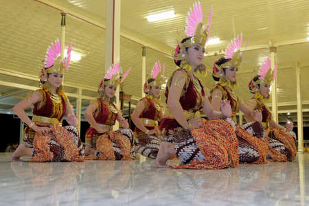 Yogyakarta, Indonesia, June 4, 2016. Dancers performed the classical Golek Ayun-Ayun dance with beautiful graceful movements.のeditorial素材