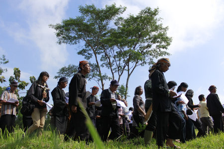 Klaten, Indonesia, April 6, 2012. Catholics take theatrical action to trace the struggle of Jesus when spreading the truth during the Easter celebration.のeditorial素材