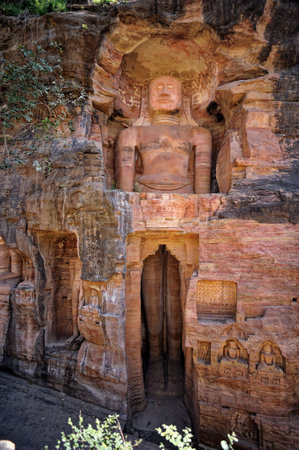Siddhachal Jain Temple Caves were built in 7th to 15th century  temples cut into the rock with intricately carved of the Tirthankaras at Gwalior fort state Madhya Pradesh India 03 11 2010のeditorial素材