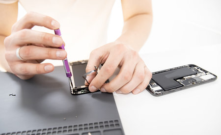 Mobile phone chip repair process, battery replacement and broken screen for recycling