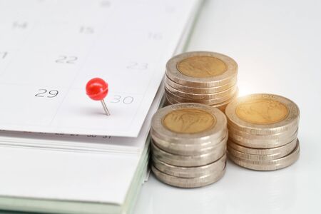 calendar with red mark on date 3 to remind of payment timeの写真素材