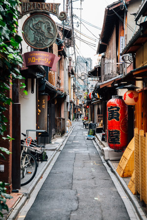 Kyoto, Japan - September 27, 2018 : Pontocho, Japanese old restaurant and pub alleyのeditorial素材
