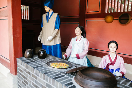 Suwon, Korea - December 30, 2016 : Mannequin dressed in hanbok in Hwaseong Haenggung Palaceのeditorial素材