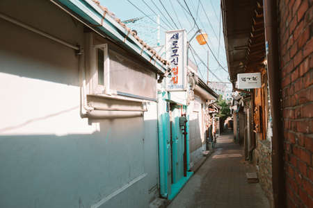 Seoul, Korea - June 5, 2017 : Ikseon-dong Hanok Village Korean old streetのeditorial素材