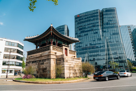 Seoul, Korea - April 29, 2020 : Gyeongbokgung Palace Dongsipjagak Pavilionのeditorial素材