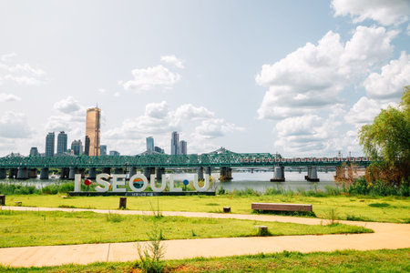 Seoul, Korea - August 15, 2021 : Nodeulseom island Han river parkのeditorial素材