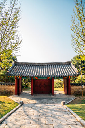 Cheonan, Korea - April 28, 2020 : Korean traditional wooden door at Yu Gwan-sun Memorial Hallのeditorial素材