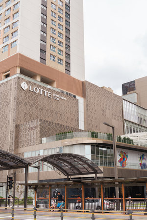 Hwaseong, Korea - September 12, 2022 : Lotte Department Store Dongtanのeditorial素材