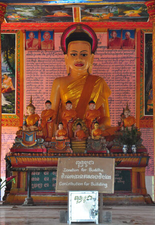 Buddha statue in  Lolei temple  in Siem Reap,Cambodia. Lolei is the northernmost temple of the Roluos group of three late 9th century Hindu temples.のeditorial素材