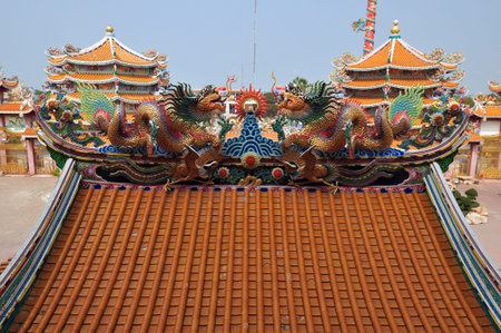Dragon decorated at the roof of Chinese shrine in Chonburi,Thailandの写真素材